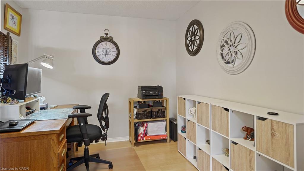 705-265 Westcourt Place, Waterloo, ON - Indoor Photo Showing Office