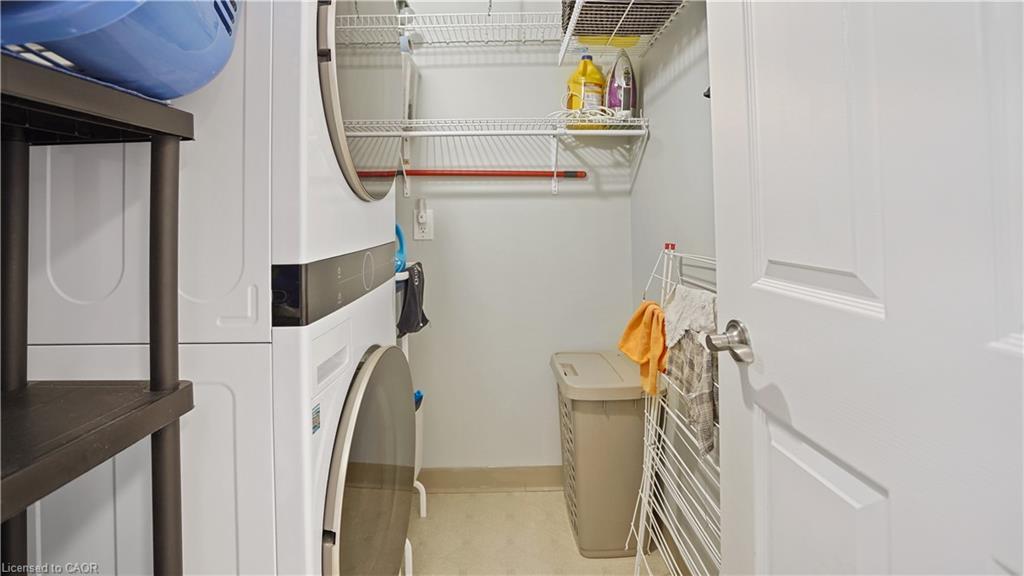 705-265 Westcourt Place, Waterloo, ON - Indoor Photo Showing Laundry Room