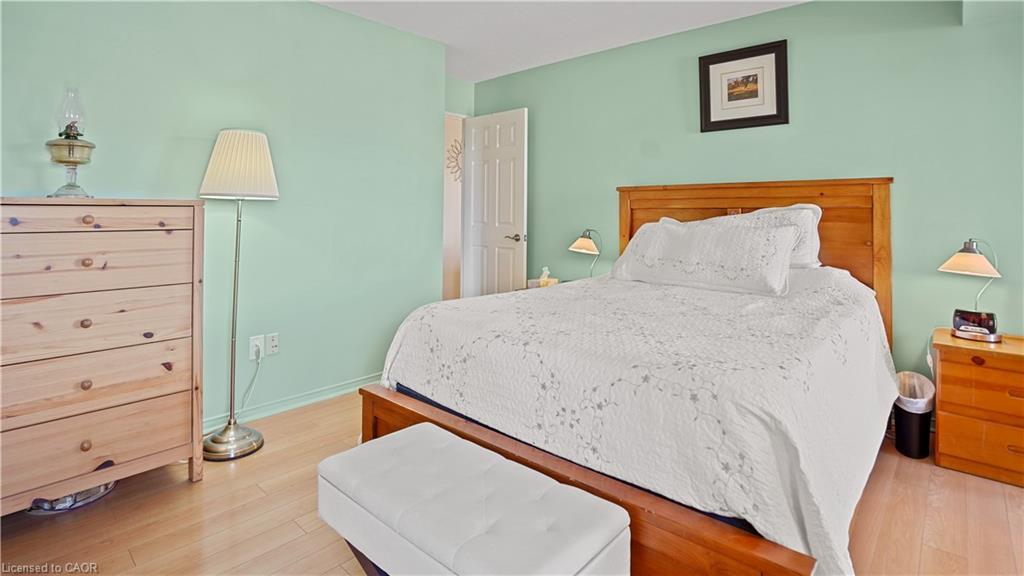 705-265 Westcourt Place, Waterloo, ON - Indoor Photo Showing Bedroom