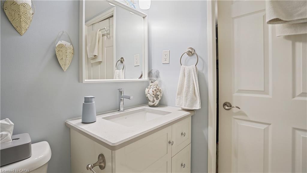 705-265 Westcourt Place, Waterloo, ON - Indoor Photo Showing Bathroom