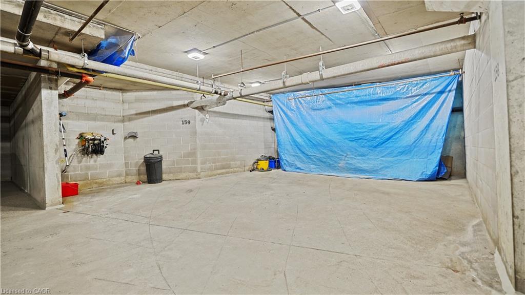 705-265 Westcourt Place, Waterloo, ON - Indoor Photo Showing Garage