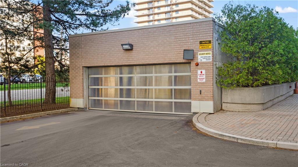 705-265 Westcourt Place, Waterloo, ON - Outdoor