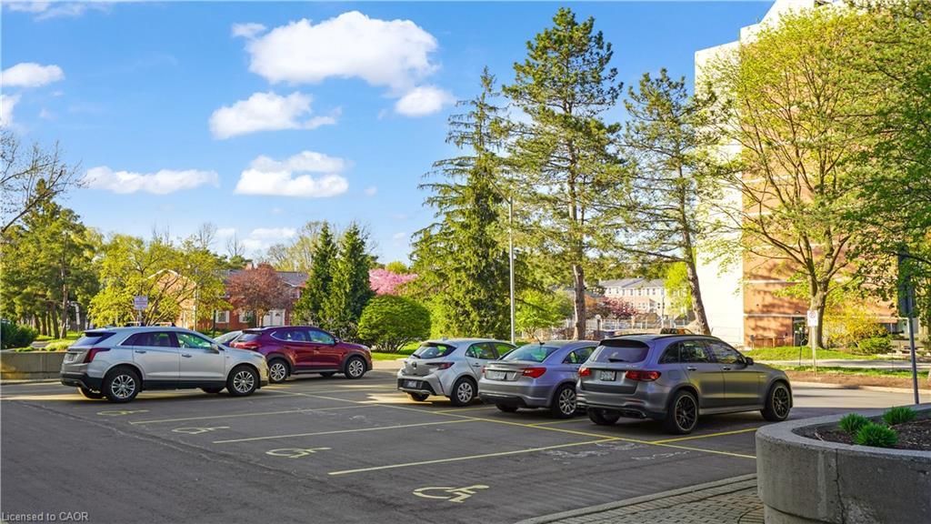 705-265 Westcourt Place, Waterloo, ON - Outdoor