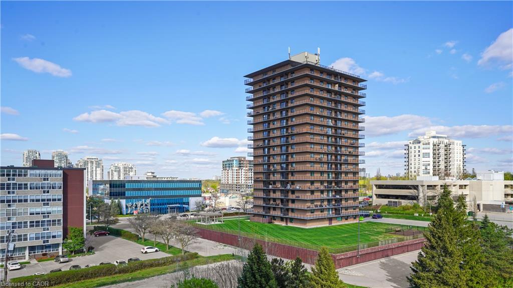 705-265 Westcourt Place, Waterloo, ON - Outdoor