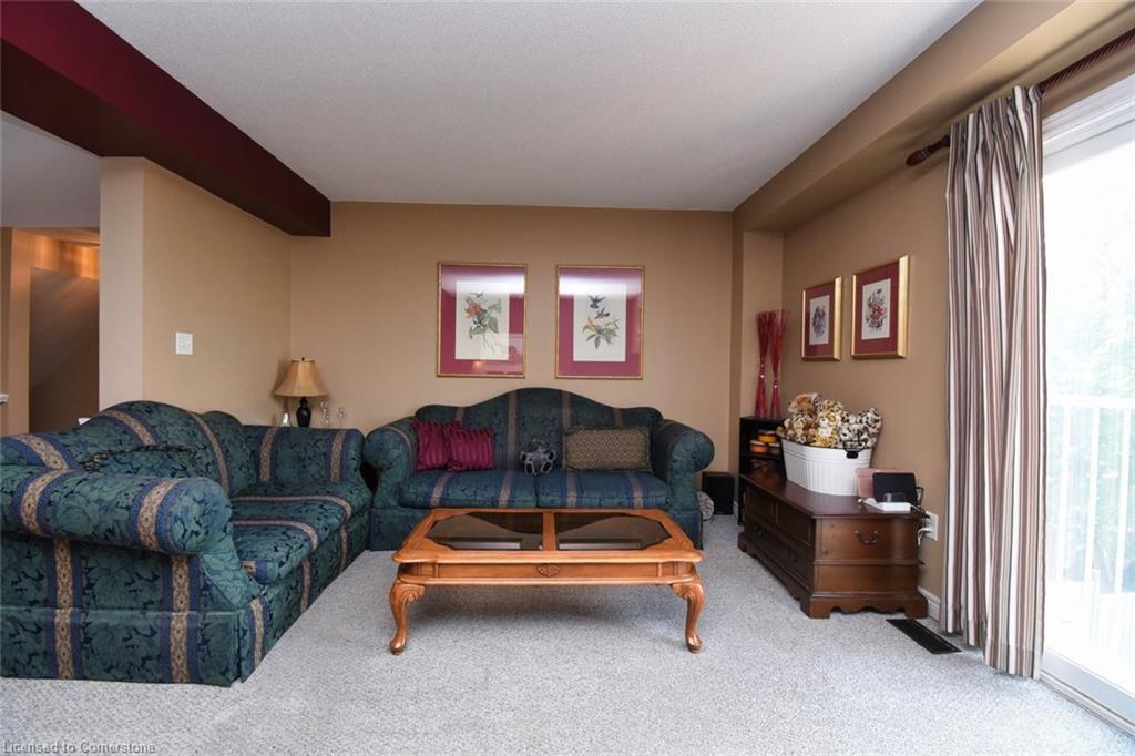 15-1336 Upper Sherman Avenue, Hamilton, ON - Indoor Photo Showing Living Room