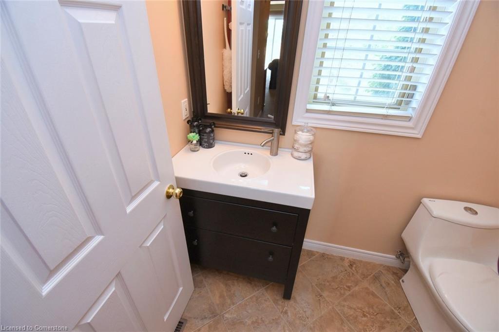 15-1336 Upper Sherman Avenue, Hamilton, ON - Indoor Photo Showing Bathroom