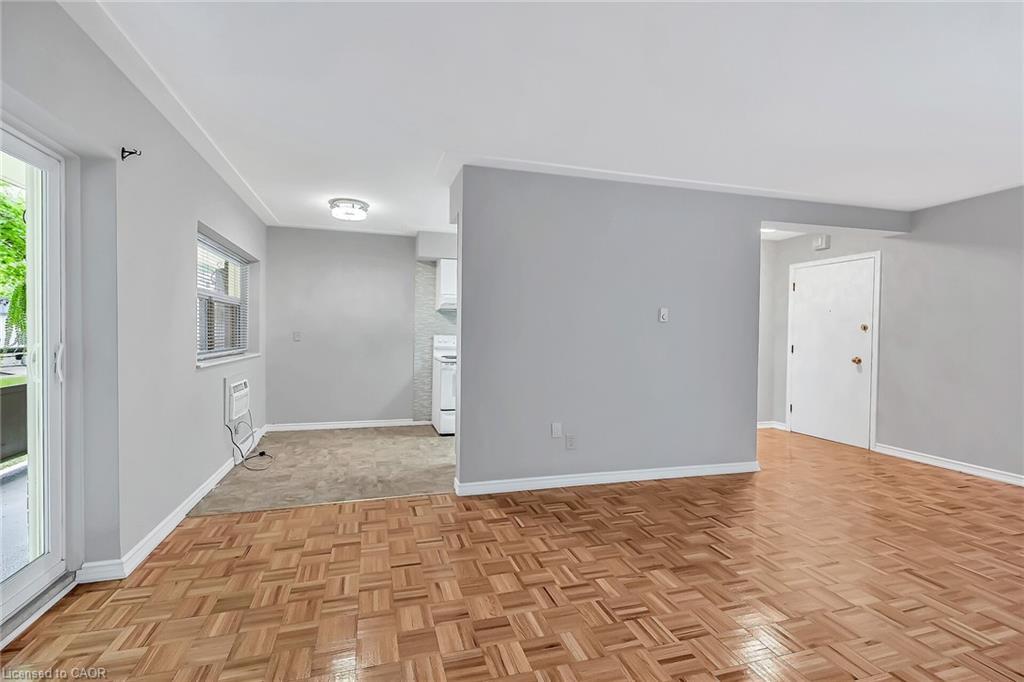 103-11 Woodman Drive S, Hamilton, ON - Indoor Photo Showing Other Room