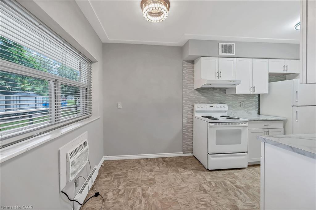 103-11 Woodman Drive S, Hamilton, ON - Indoor Photo Showing Kitchen