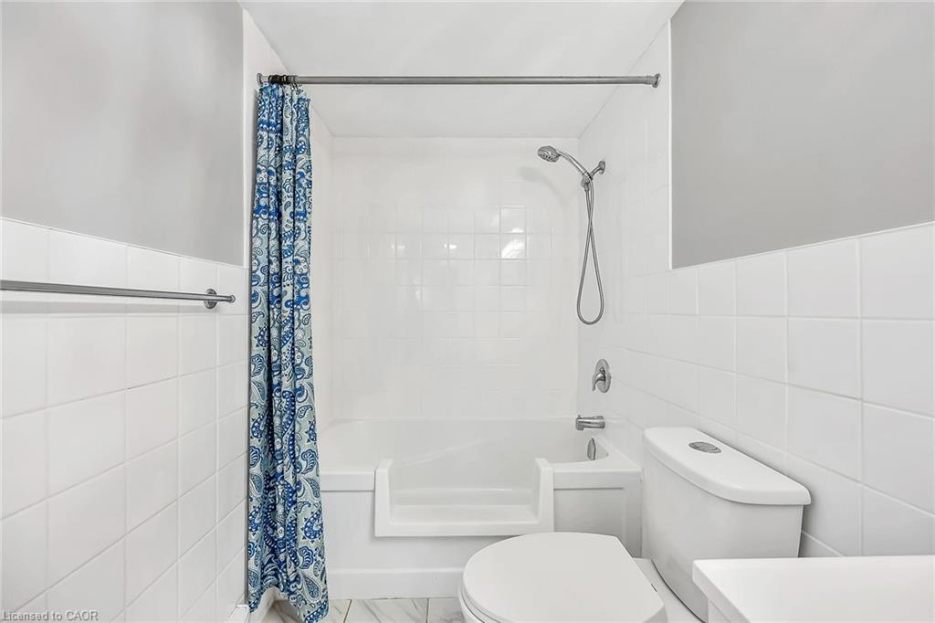 103-11 Woodman Drive S, Hamilton, ON - Indoor Photo Showing Bathroom