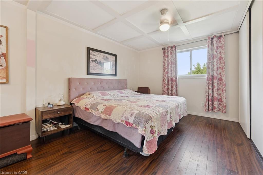31 Saxony Circle, Cambridge, ON - Indoor Photo Showing Bedroom