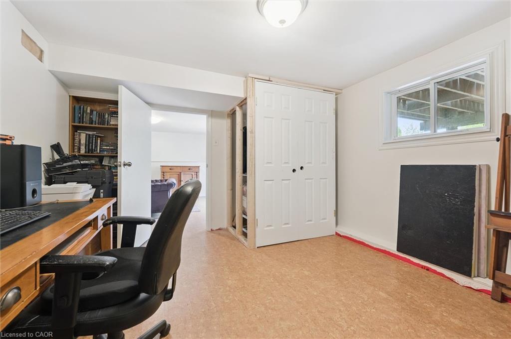 31 Saxony Circle, Cambridge, ON - Indoor Photo Showing Office