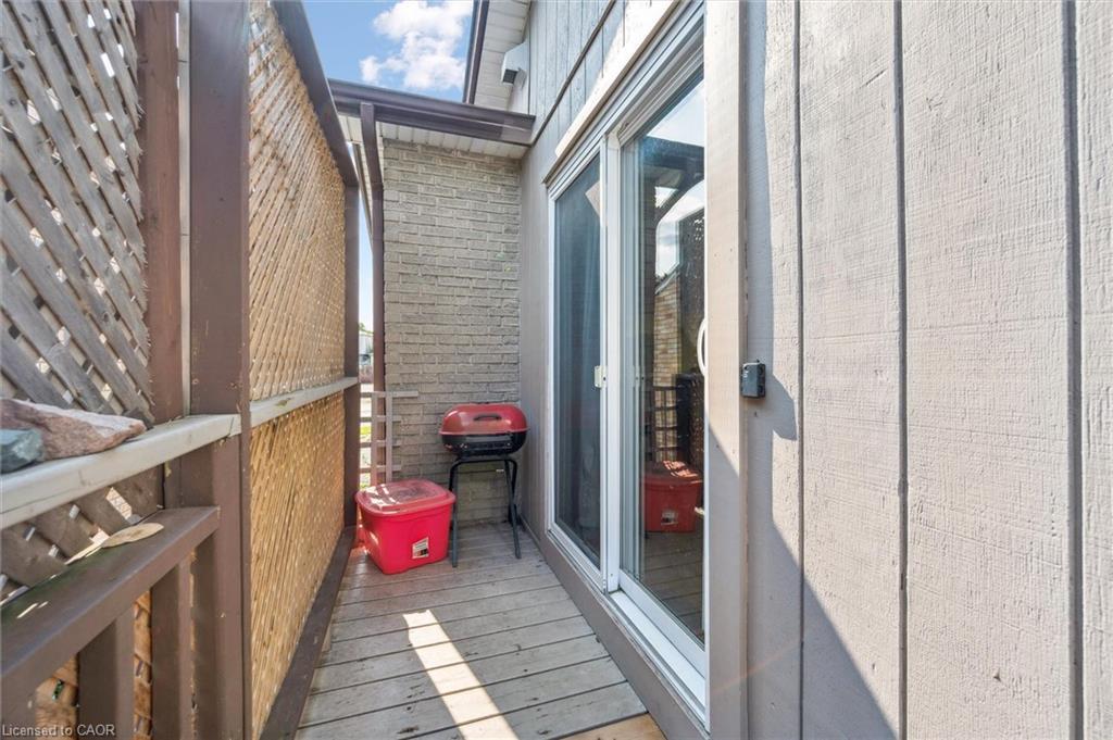 31 Saxony Circle, Cambridge, ON - With Exterior