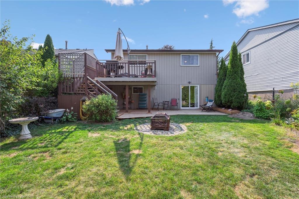 31 Saxony Circle, Cambridge, ON - Outdoor With Deck Patio Veranda