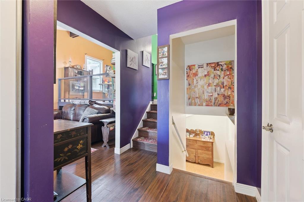 31 Saxony Circle, Cambridge, ON - Indoor Photo Showing Other Room