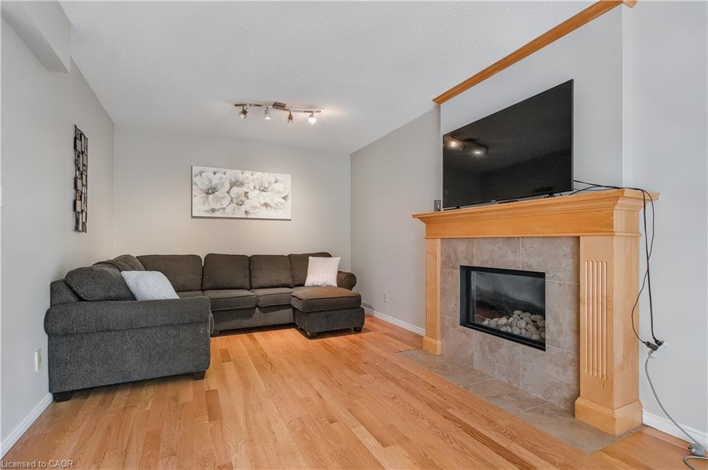 104 Valley Ridge Crescent, Waterloo, ON - Indoor Photo Showing Living Room With Fireplace
