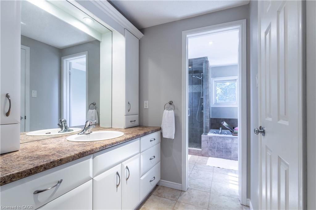 104 Valley Ridge Crescent, Waterloo, ON - Indoor Photo Showing Bathroom