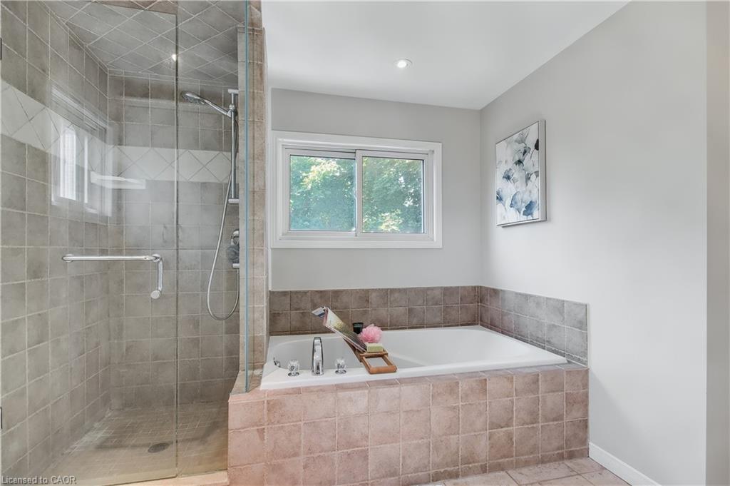 104 Valley Ridge Crescent, Waterloo, ON - Indoor Photo Showing Bathroom