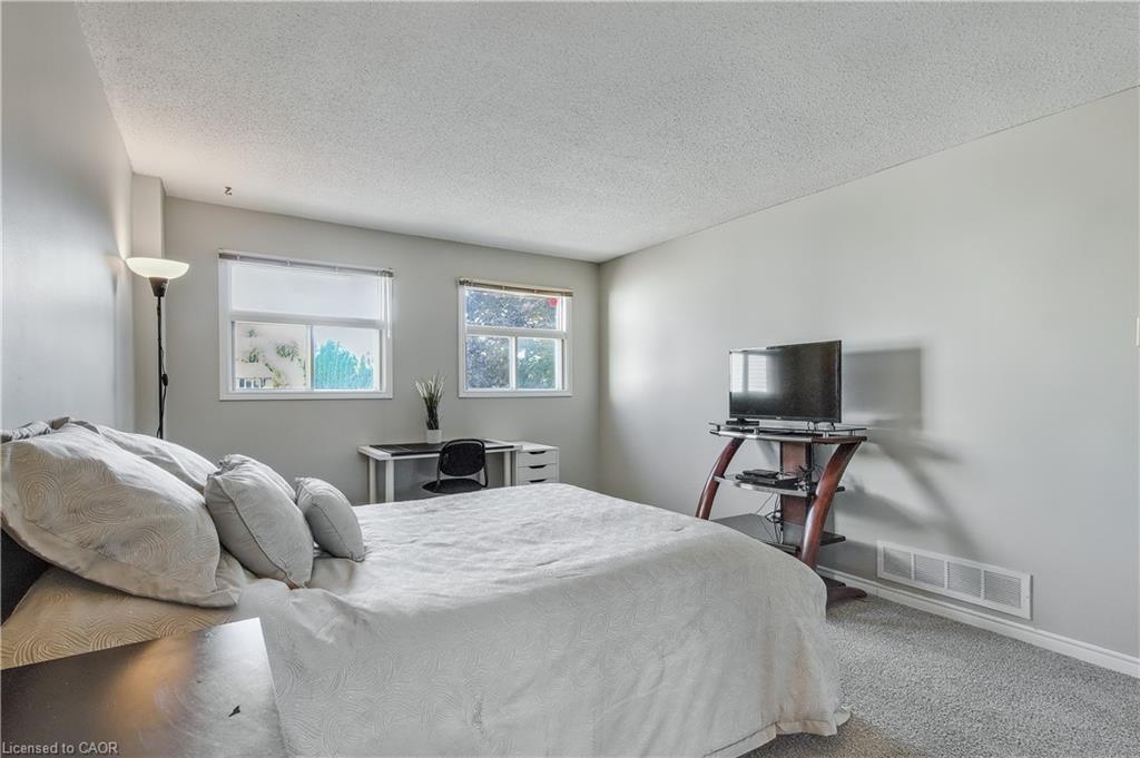 104 Valley Ridge Crescent, Waterloo, ON - Indoor Photo Showing Bedroom