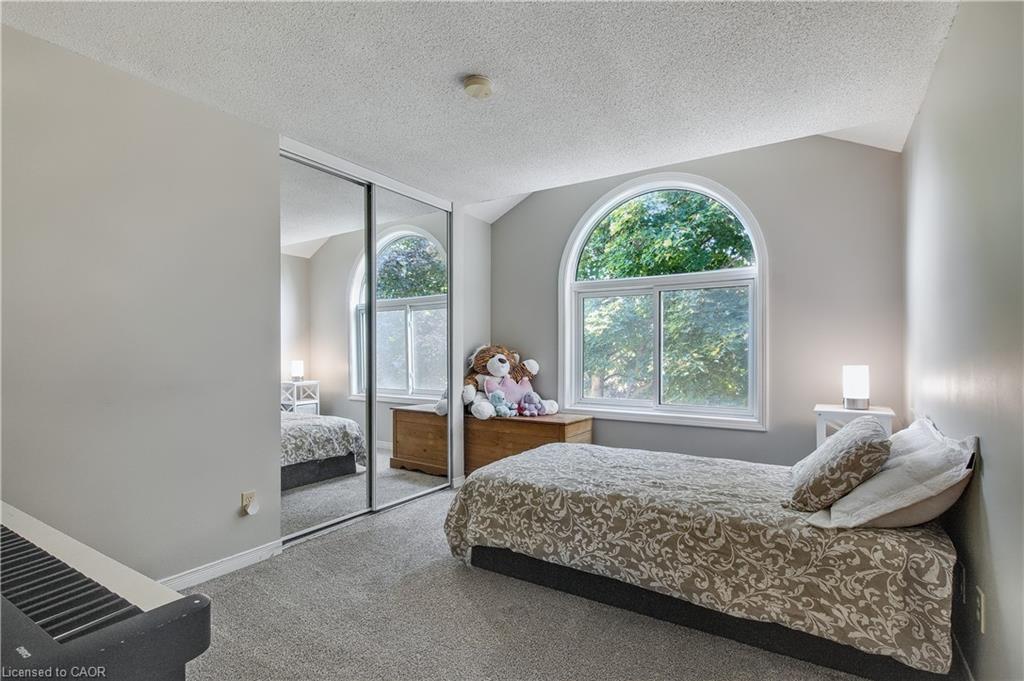 104 Valley Ridge Crescent, Waterloo, ON - Indoor Photo Showing Bedroom