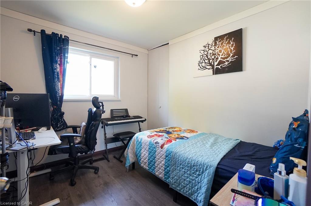 29 Cameo Avenue, Hamilton, ON - Indoor Photo Showing Bedroom