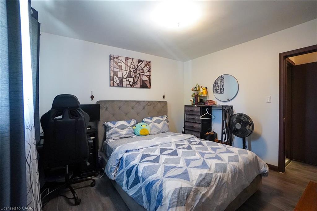 29 Cameo Avenue, Hamilton, ON - Indoor Photo Showing Bedroom