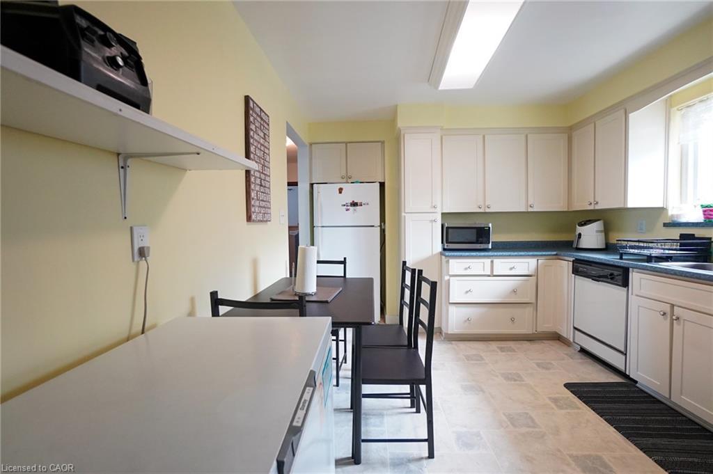 29 Cameo Avenue, Hamilton, ON - Indoor Photo Showing Kitchen With Double Sink