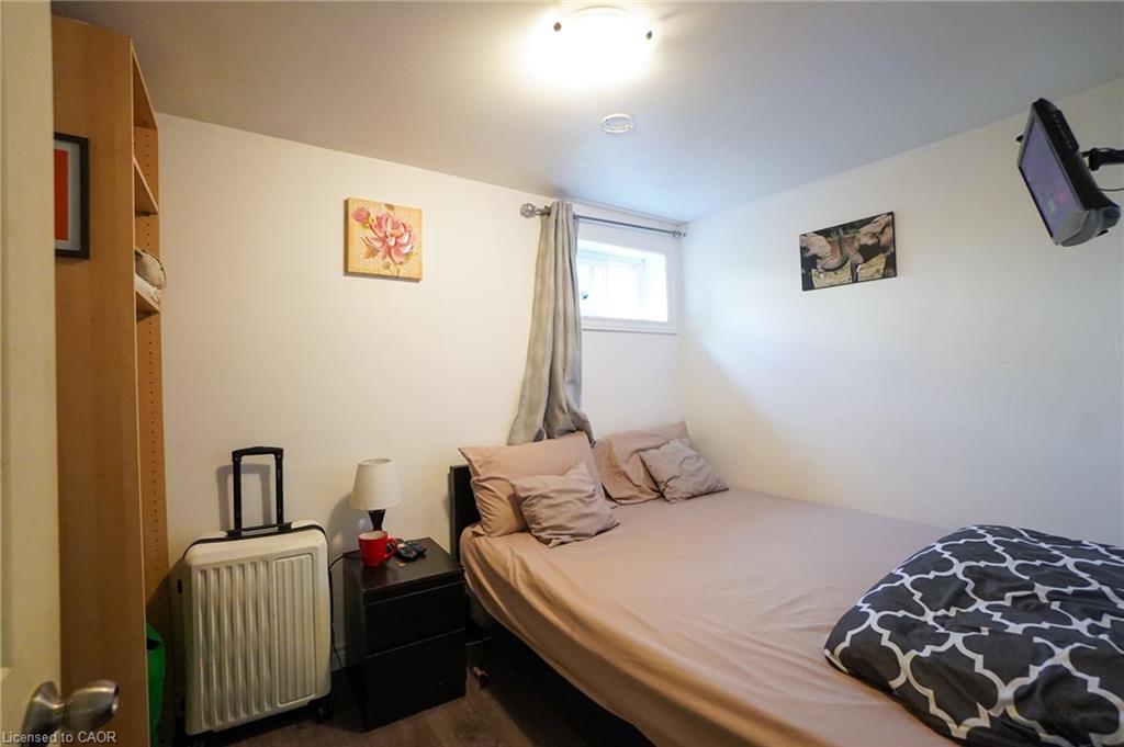 29 Cameo Avenue, Hamilton, ON - Indoor Photo Showing Bedroom