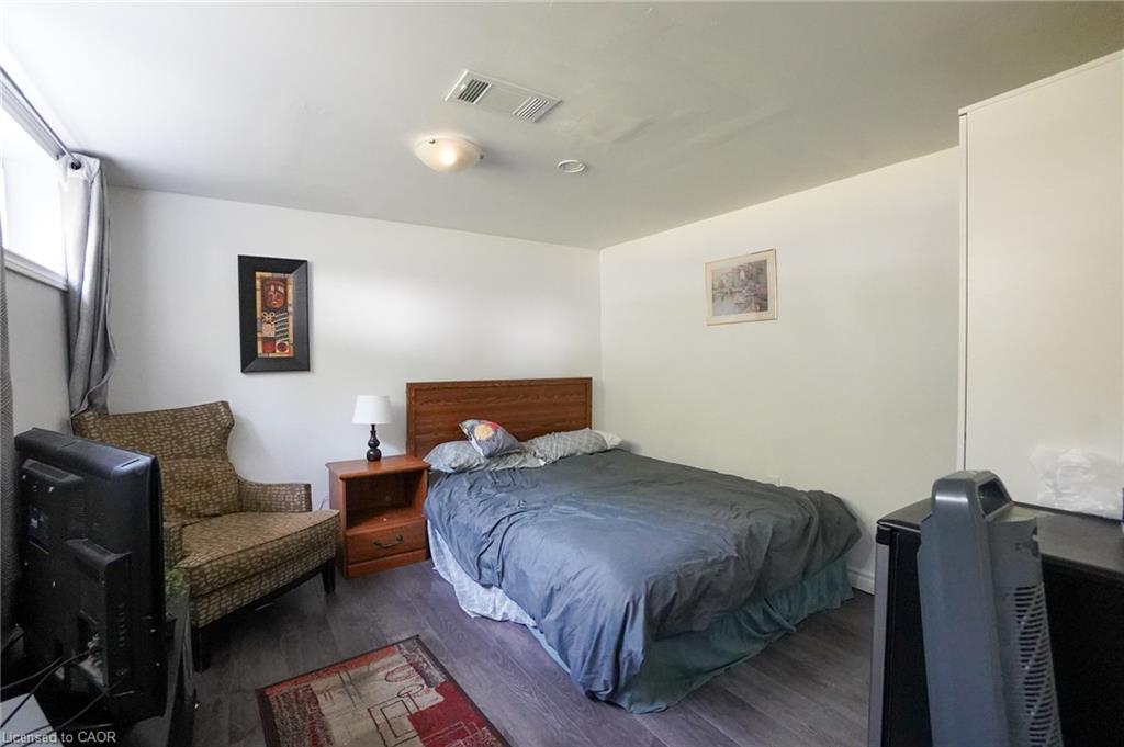 29 Cameo Avenue, Hamilton, ON - Indoor Photo Showing Bedroom