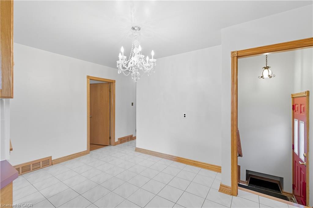 98 East 16Th Street, Hamilton, ON - Indoor