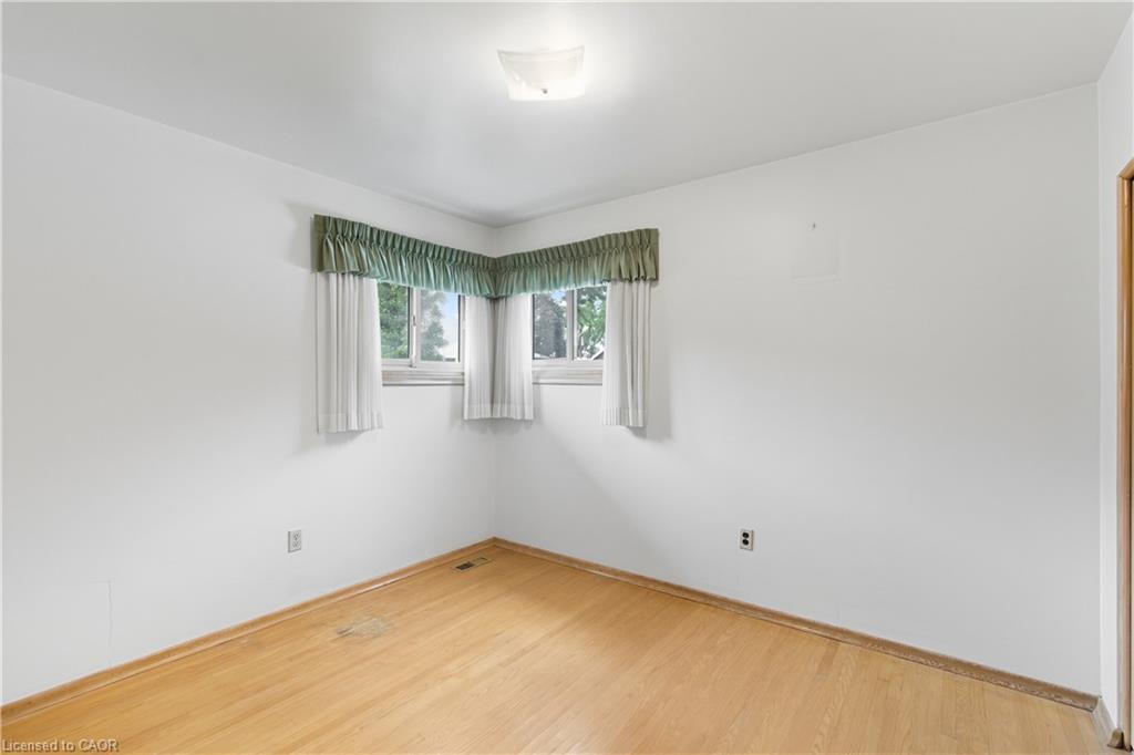 98 East 16Th Street, Hamilton, ON - Indoor Photo Showing Other Room