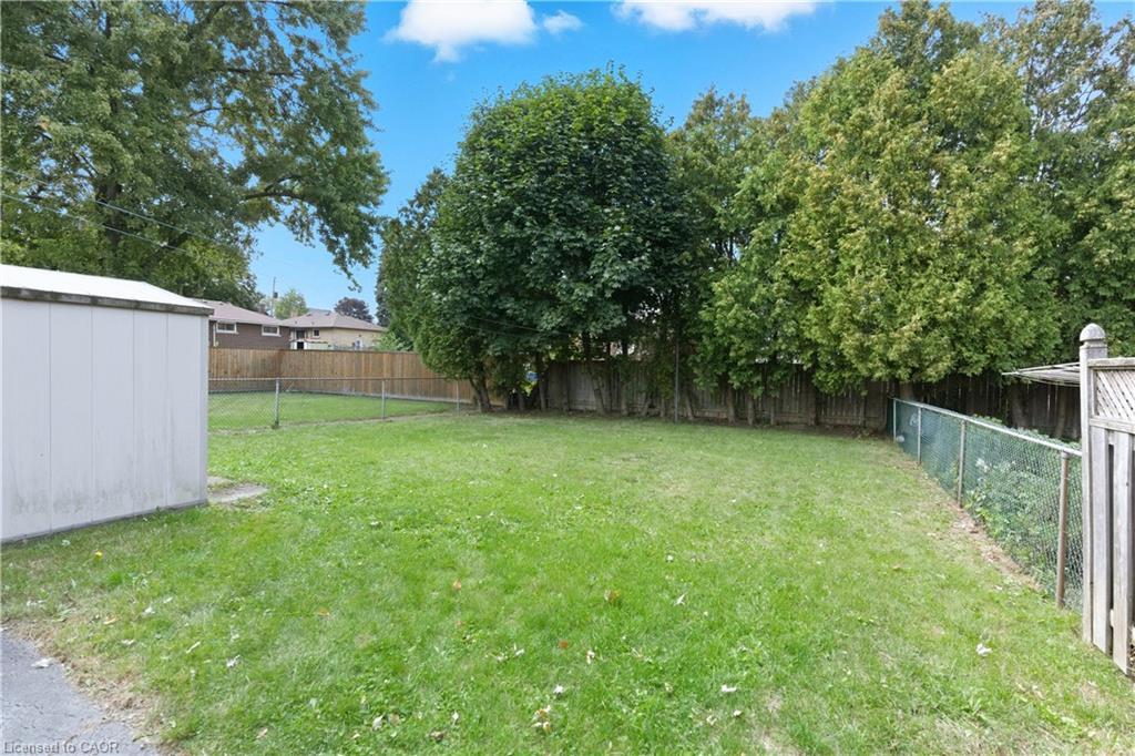 98 East 16Th Street, Hamilton, ON - Outdoor With Backyard