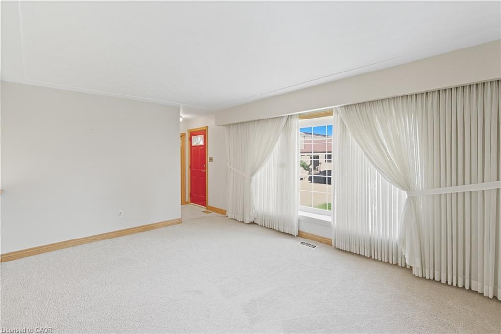 98 East 16Th Street, Hamilton, ON - Indoor Photo Showing Other Room