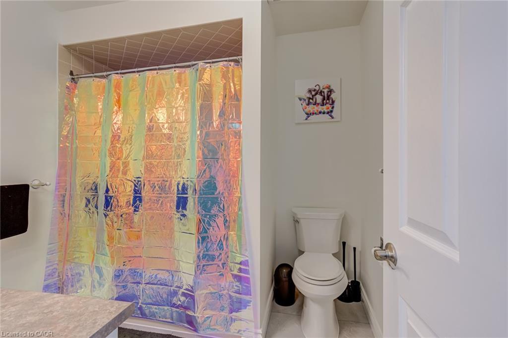 5-1560 Kerns Road, Burlington, ON - Indoor Photo Showing Bathroom