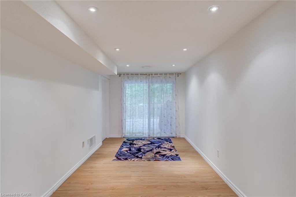5-1560 Kerns Road, Burlington, ON - Indoor Photo Showing Other Room