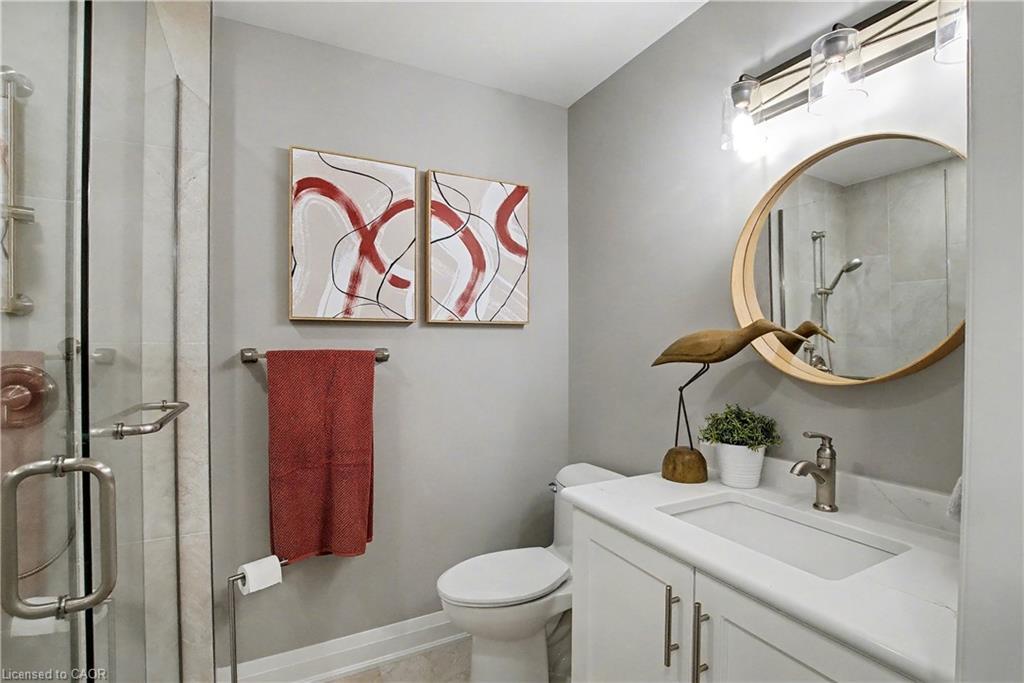 33 Sister Kern Terrace, Hamilton, ON - Indoor Photo Showing Bathroom