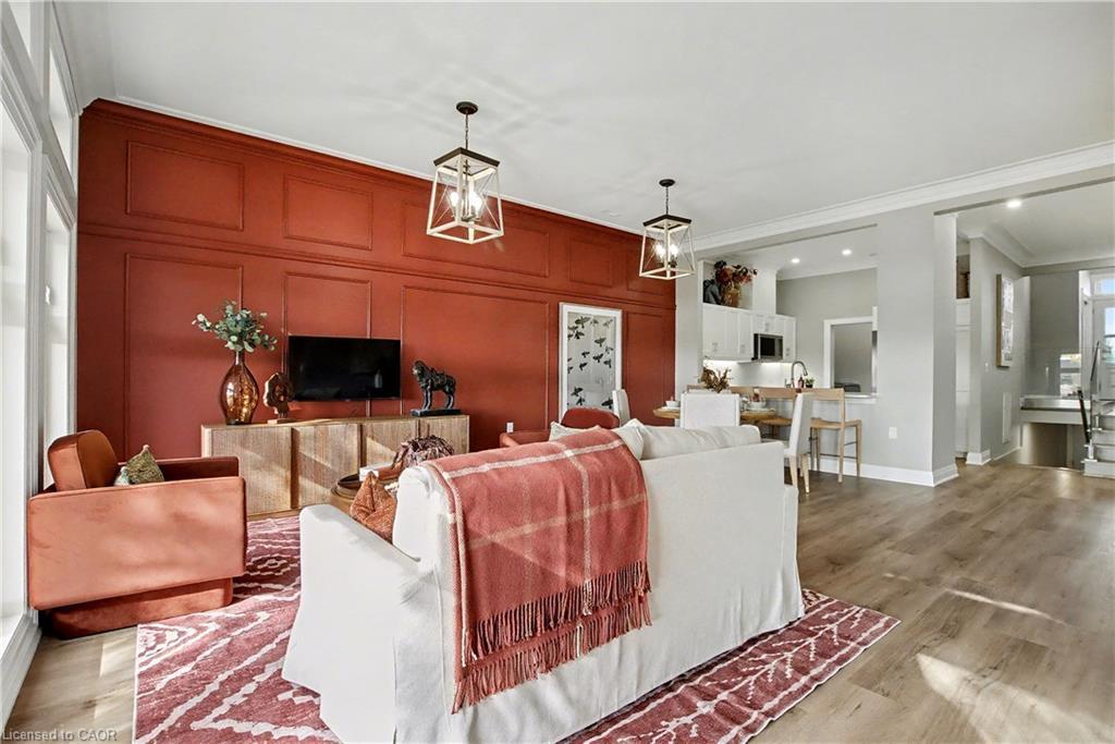 33 Sister Kern Terrace, Hamilton, ON - Indoor Photo Showing Living Room