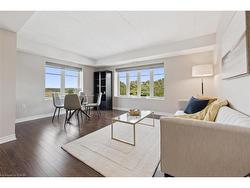 301-776 Laurelwood Drive Waterloo, ON N2V 0A8