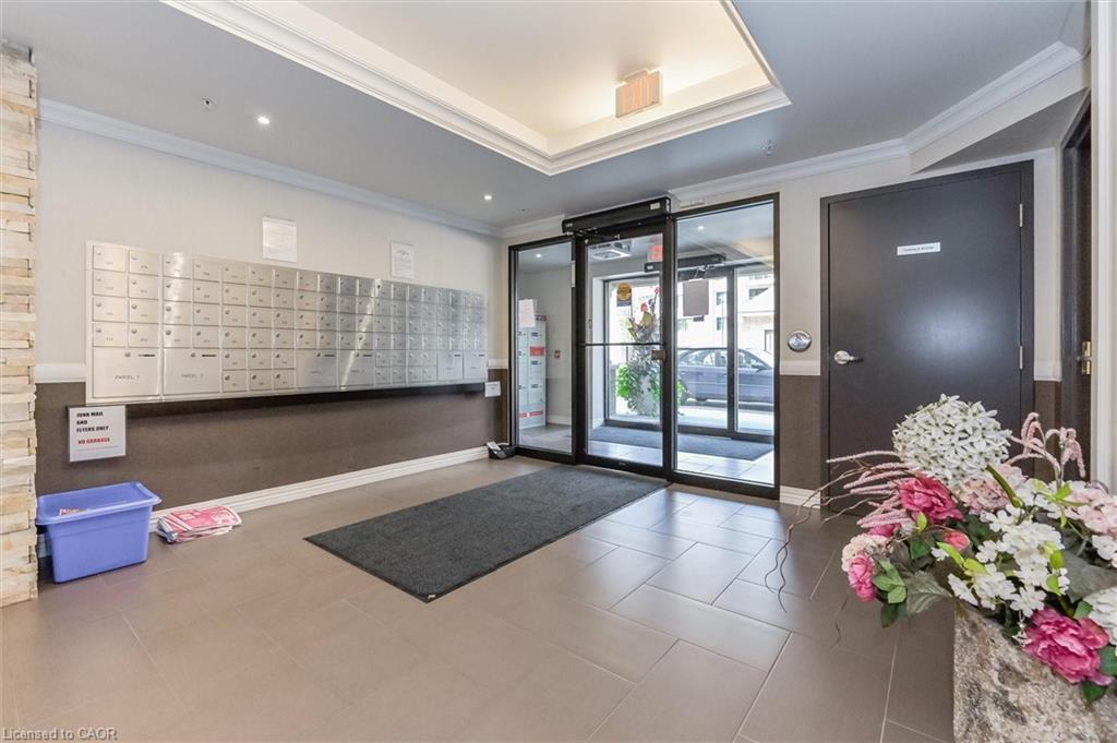 301-776 Laurelwood Drive, Waterloo, ON - Indoor Photo Showing Other Room