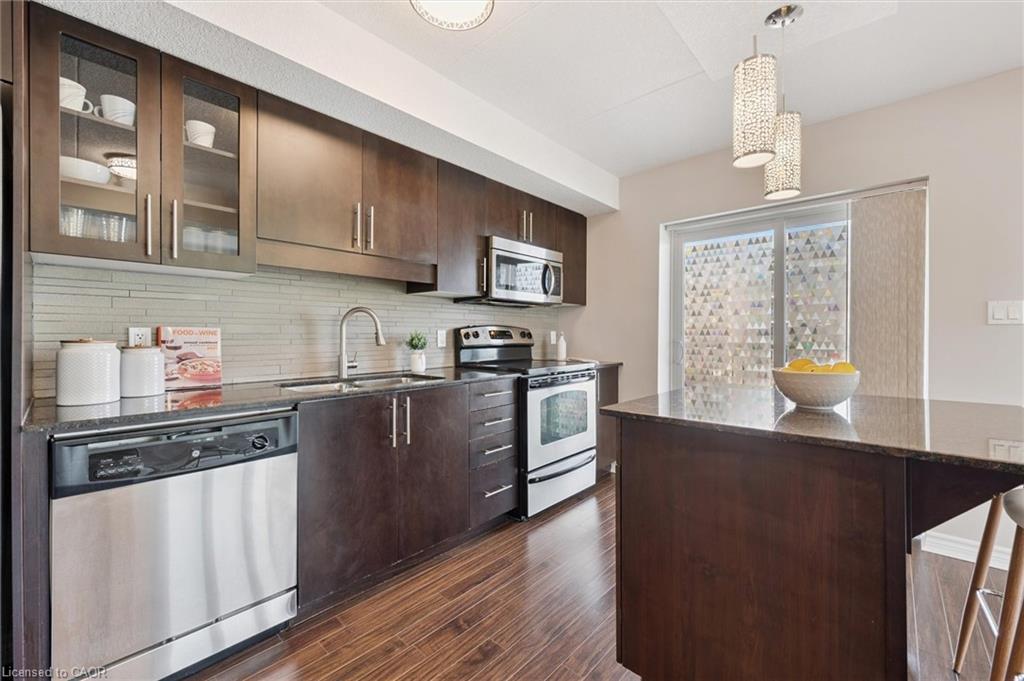 301-776 Laurelwood Drive, Waterloo, ON - Indoor Photo Showing Kitchen With Stainless Steel Kitchen