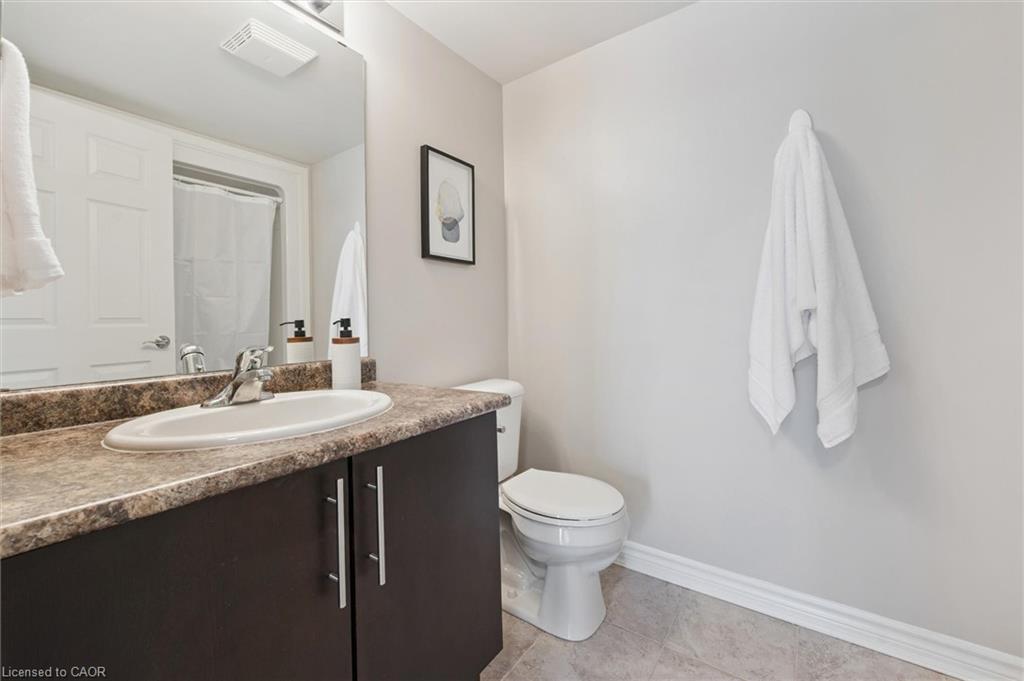 301-776 Laurelwood Drive, Waterloo, ON - Indoor Photo Showing Bathroom