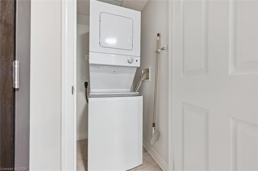301-776 Laurelwood Drive, Waterloo, ON - Indoor Photo Showing Laundry Room