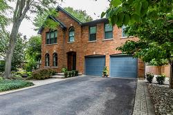 223 Briar Hill Crescent Ancaster, ON L9G 3M9