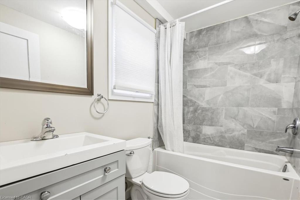19 Bailey Street, St. Catharines, ON - Indoor Photo Showing Bathroom