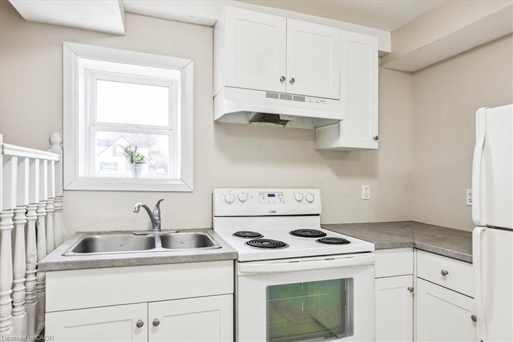 19 Bailey Street, St. Catharines, ON - Indoor Photo Showing Kitchen With Double Sink