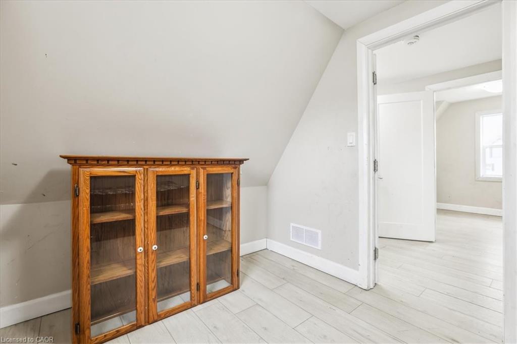 19 Bailey Street, St. Catharines, ON - Indoor Photo Showing Other Room