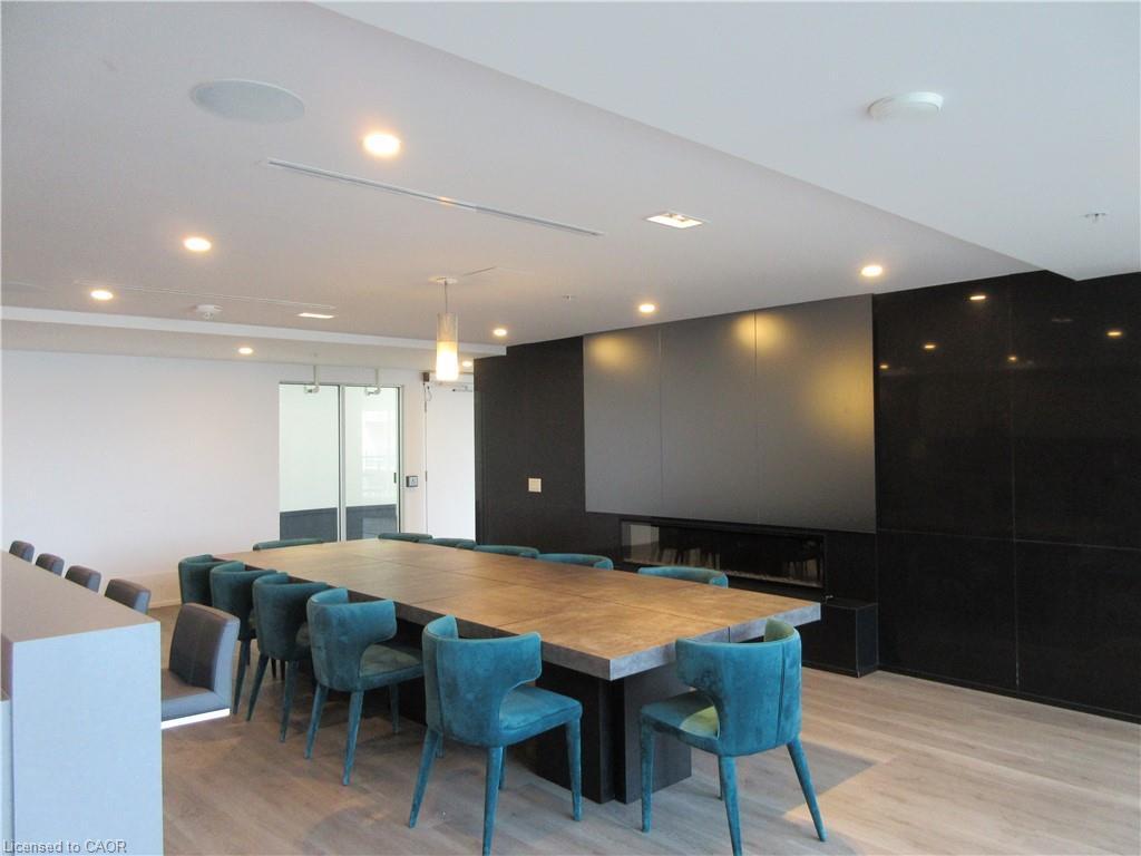 308-16 Concord Place, Grimsby, ON - Indoor Photo Showing Dining Room