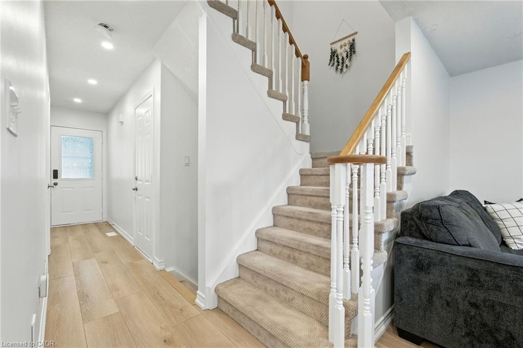 4-2252 Walkers Line, Burlington, ON - Indoor Photo Showing Other Room