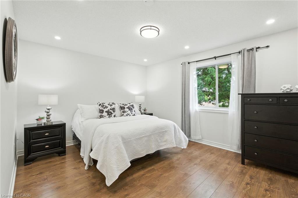 4-2252 Walkers Line, Burlington, ON - Indoor Photo Showing Bedroom