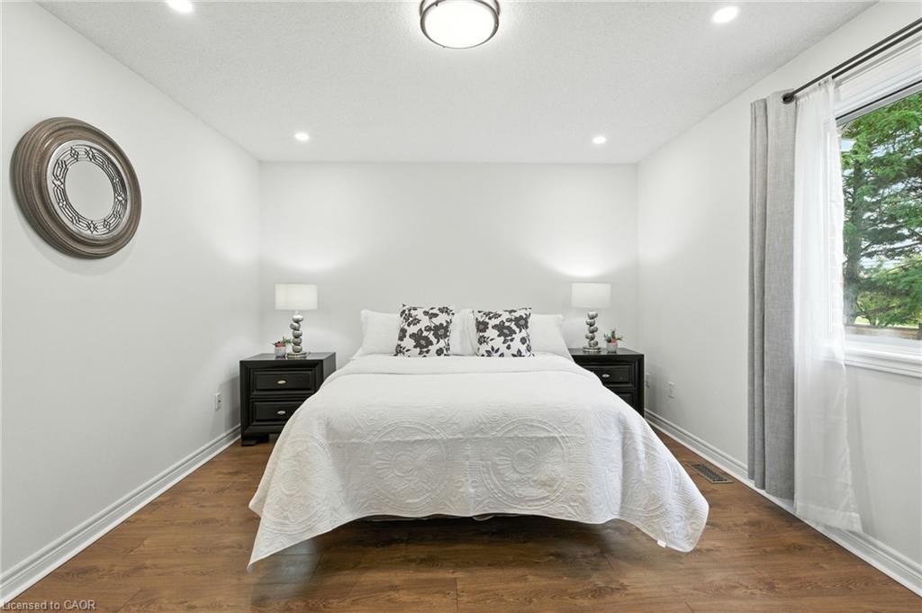 4-2252 Walkers Line, Burlington, ON - Indoor Photo Showing Bedroom