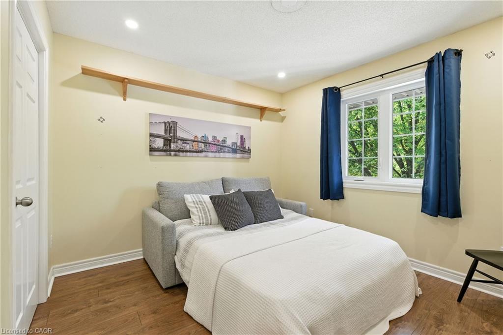 4-2252 Walkers Line, Burlington, ON - Indoor Photo Showing Bedroom